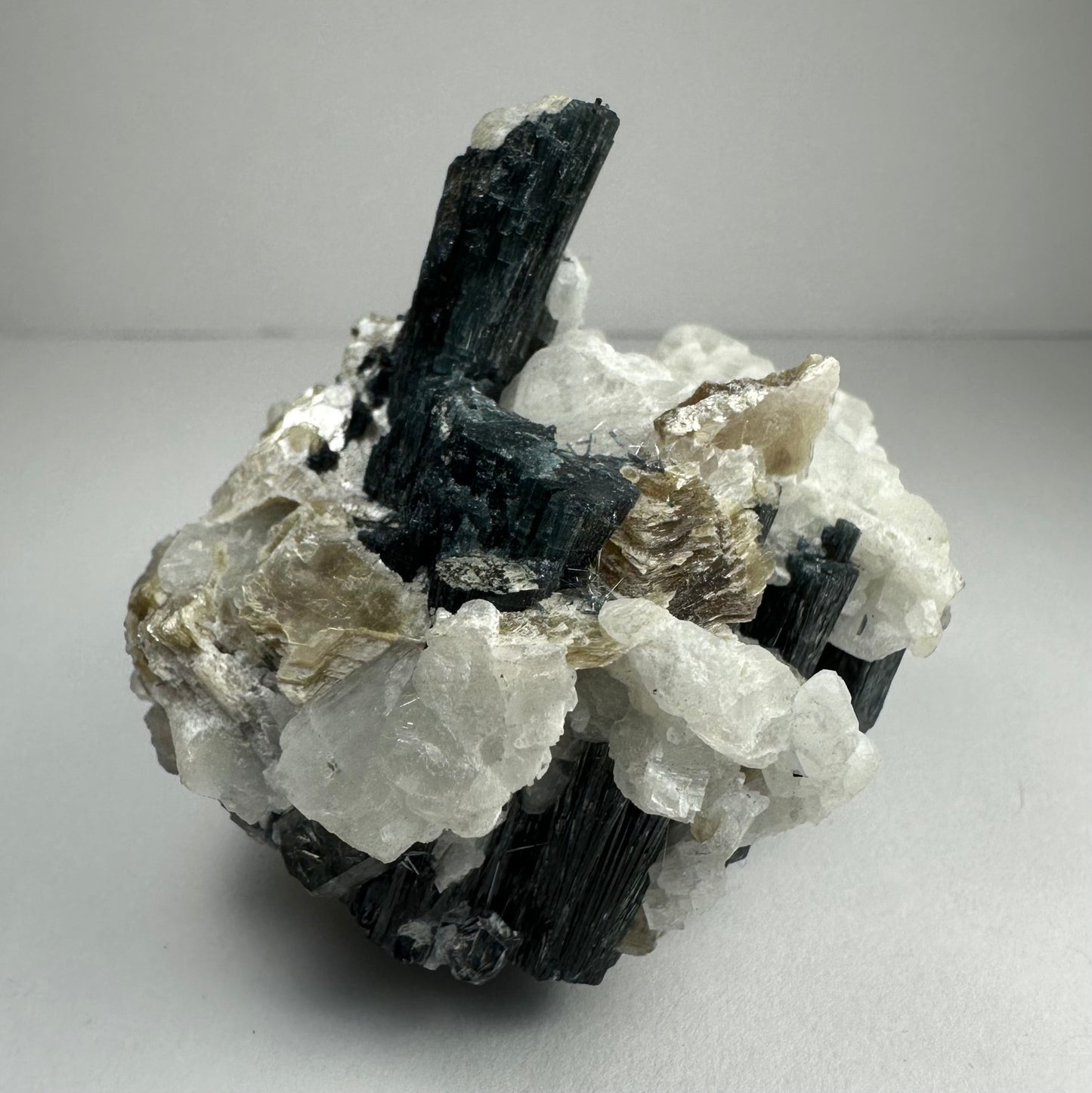 Green Tourmaline with Quarz, Mica and Albite from Brazil