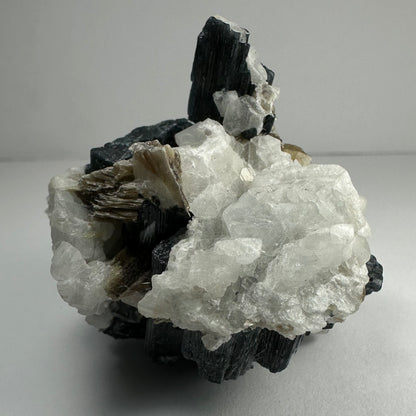 Green Tourmaline with Quarz, Mica and Albite from Brazil