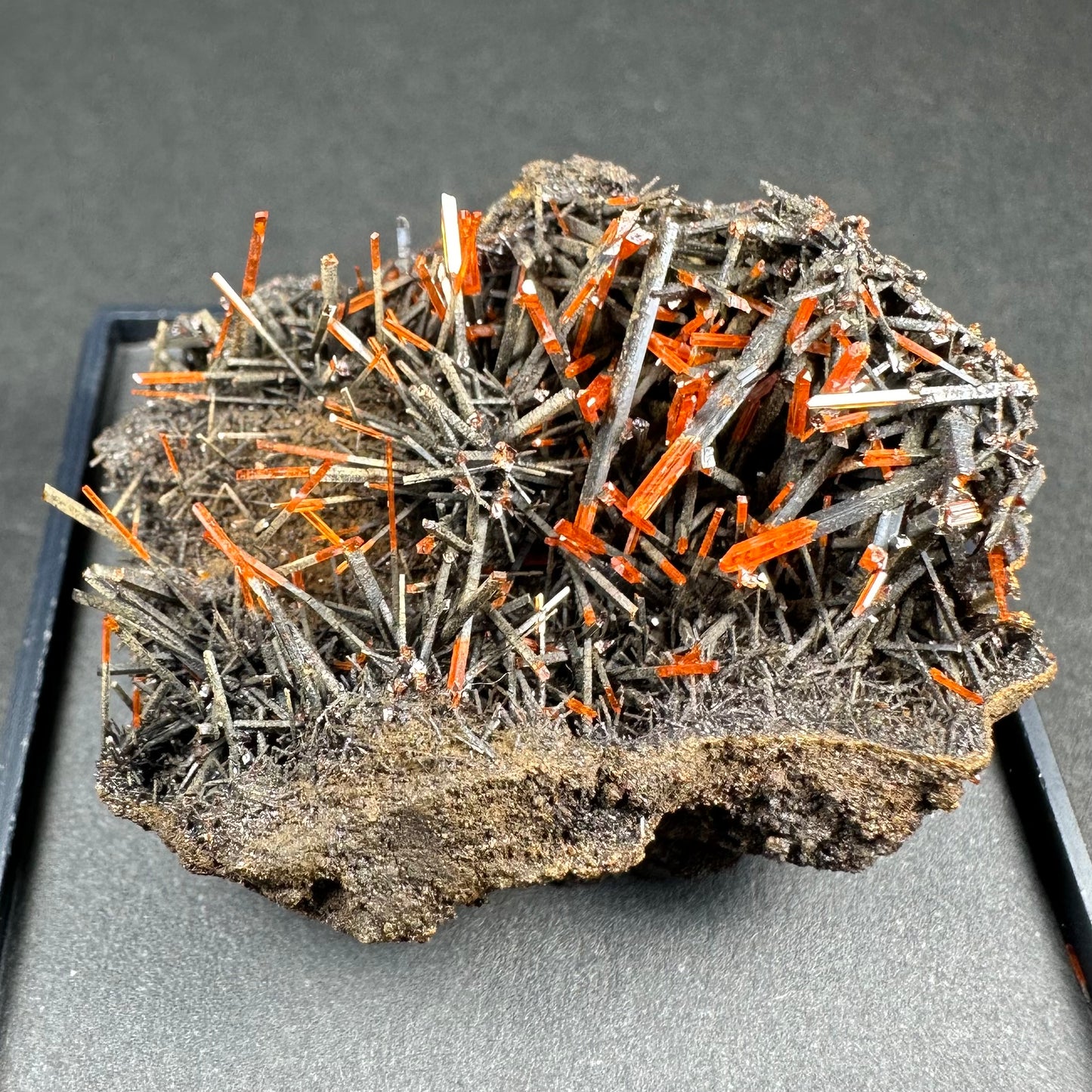 Crocoite on Matrix