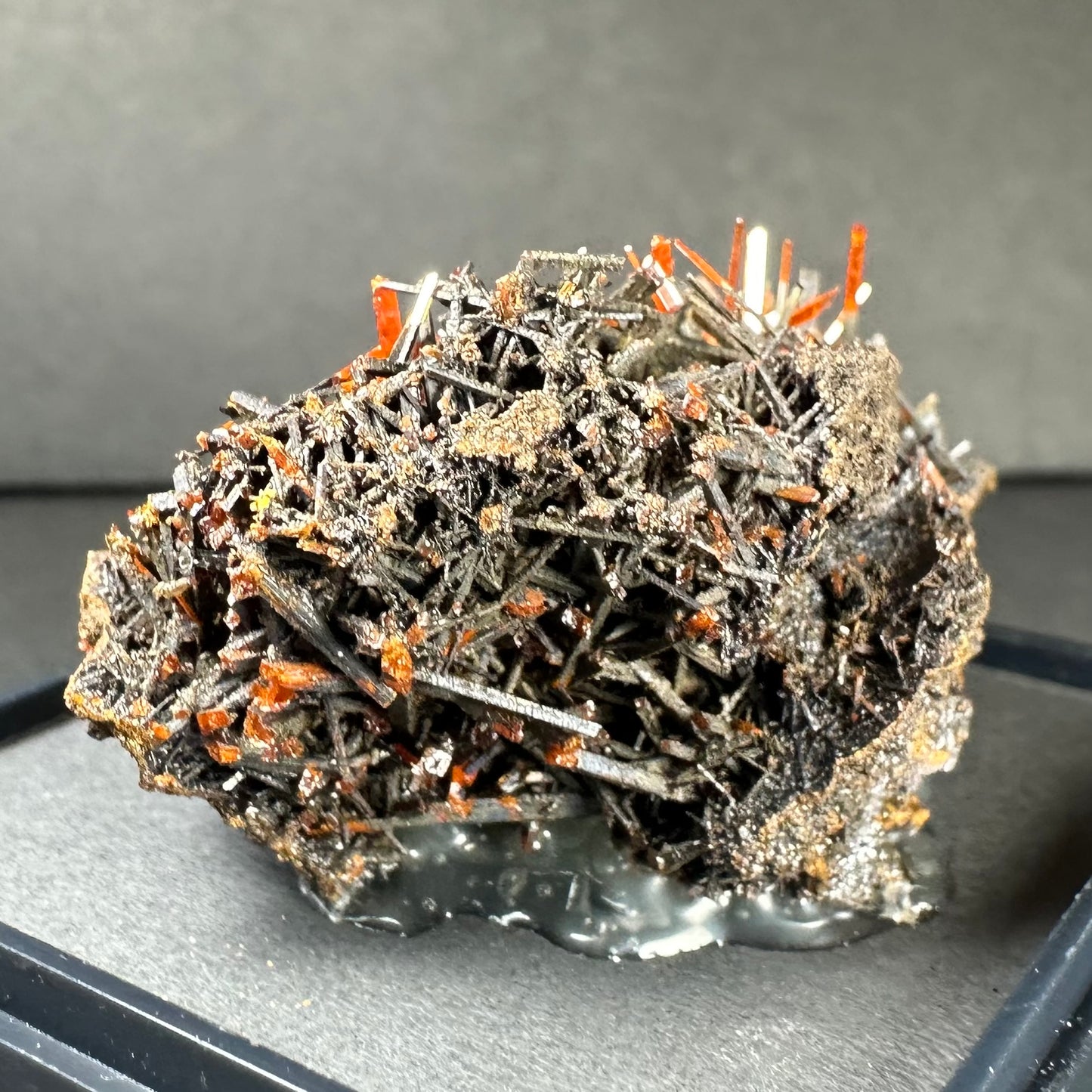 Crocoite on Matrix