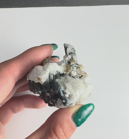Green Tourmaline with Quarz, Mica and Albite from Brazil