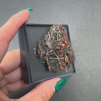 Crocoite on Matrix
